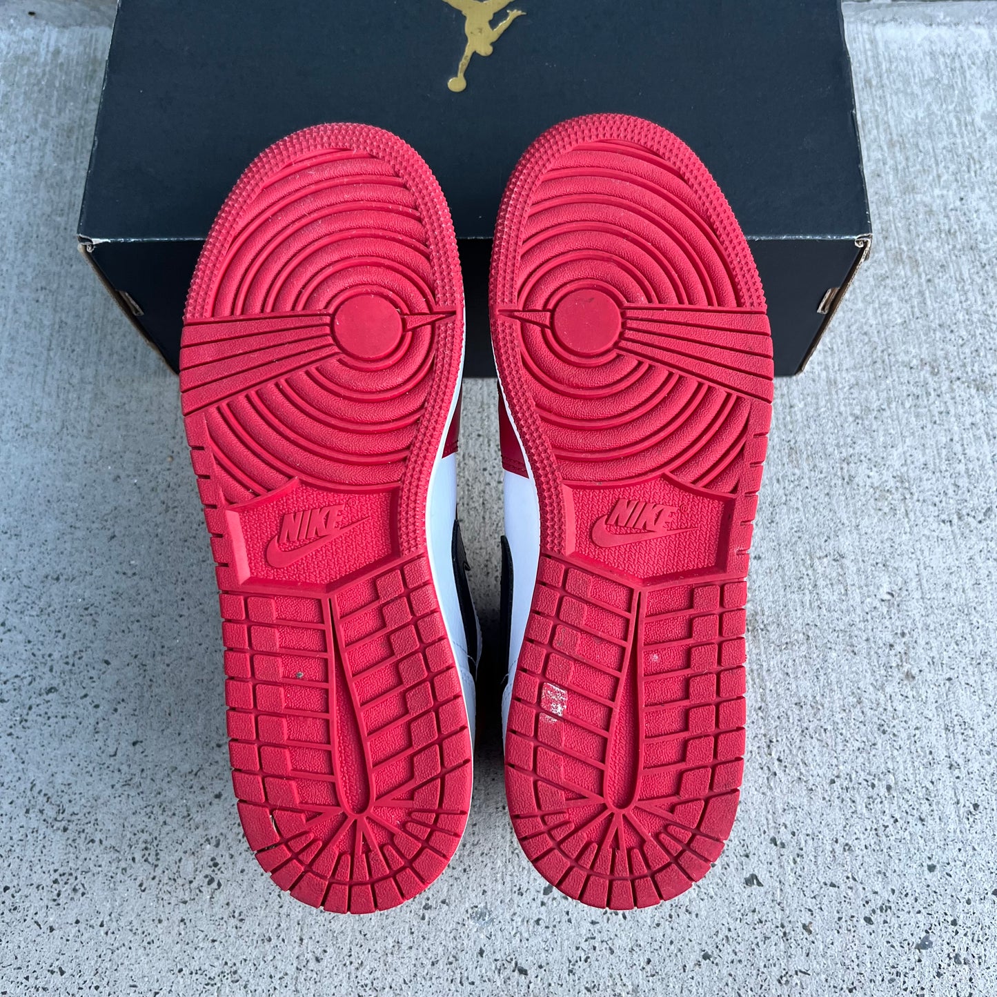 JORDAN 1 MID “CHICAGO WHITE HEEL" - PRELOVED PAIR (7 YOUTH)