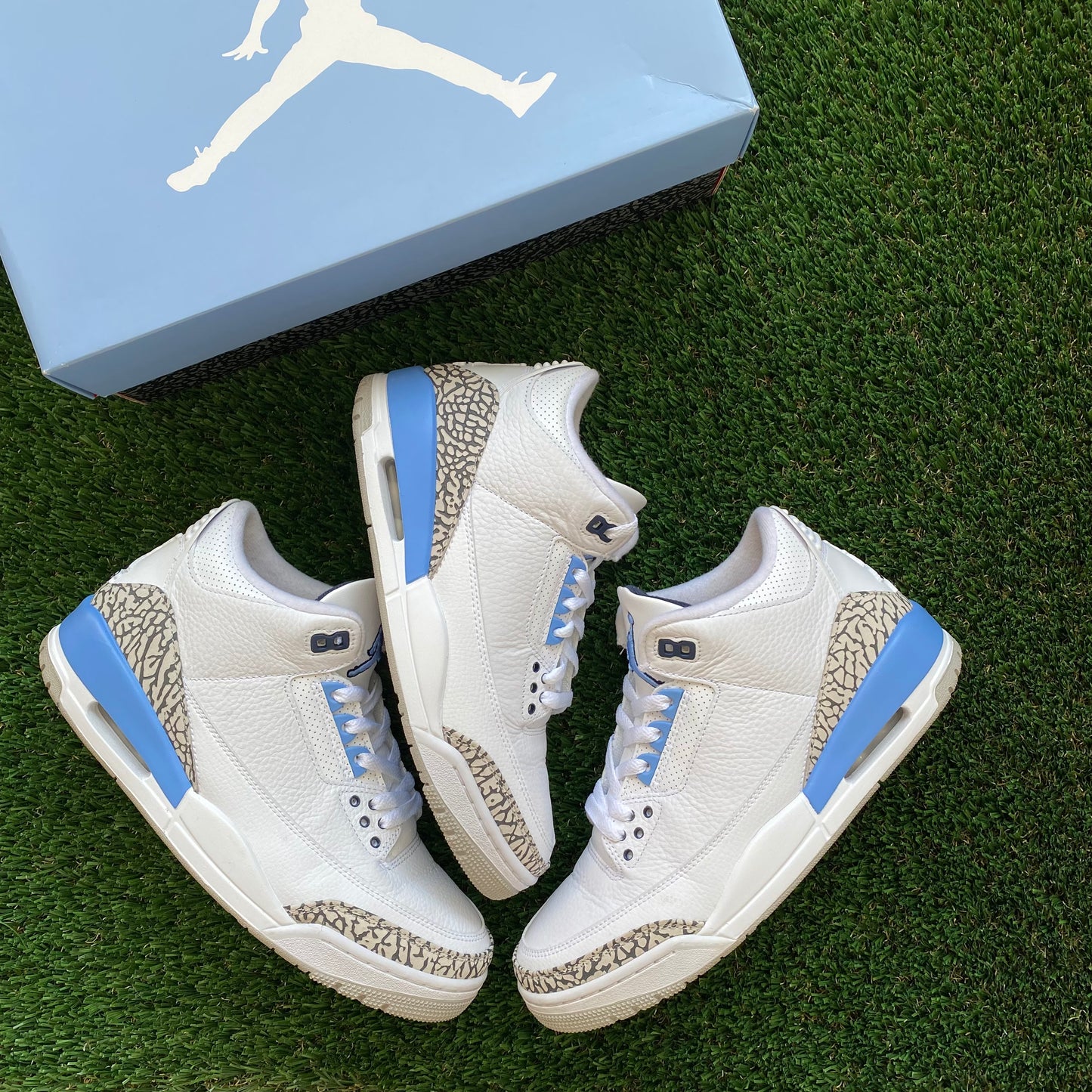 JORDAN 3 "UNC" - PRELOVED PAIR (MENS US8)