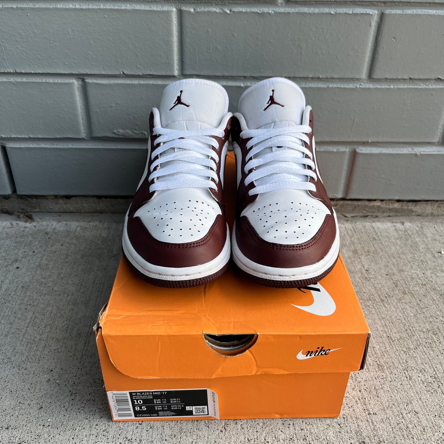 JORDAN 1 LOW "CHOCOLATE" - PRELOVED PAIR (WOMENS US9)