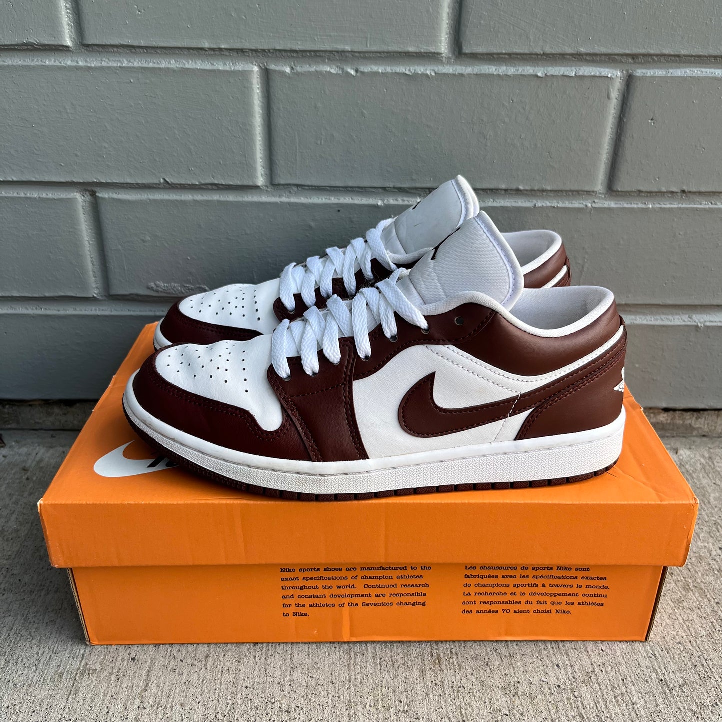 JORDAN 1 LOW "CHOCOLATE" - PRELOVED PAIR (WOMENS US9)