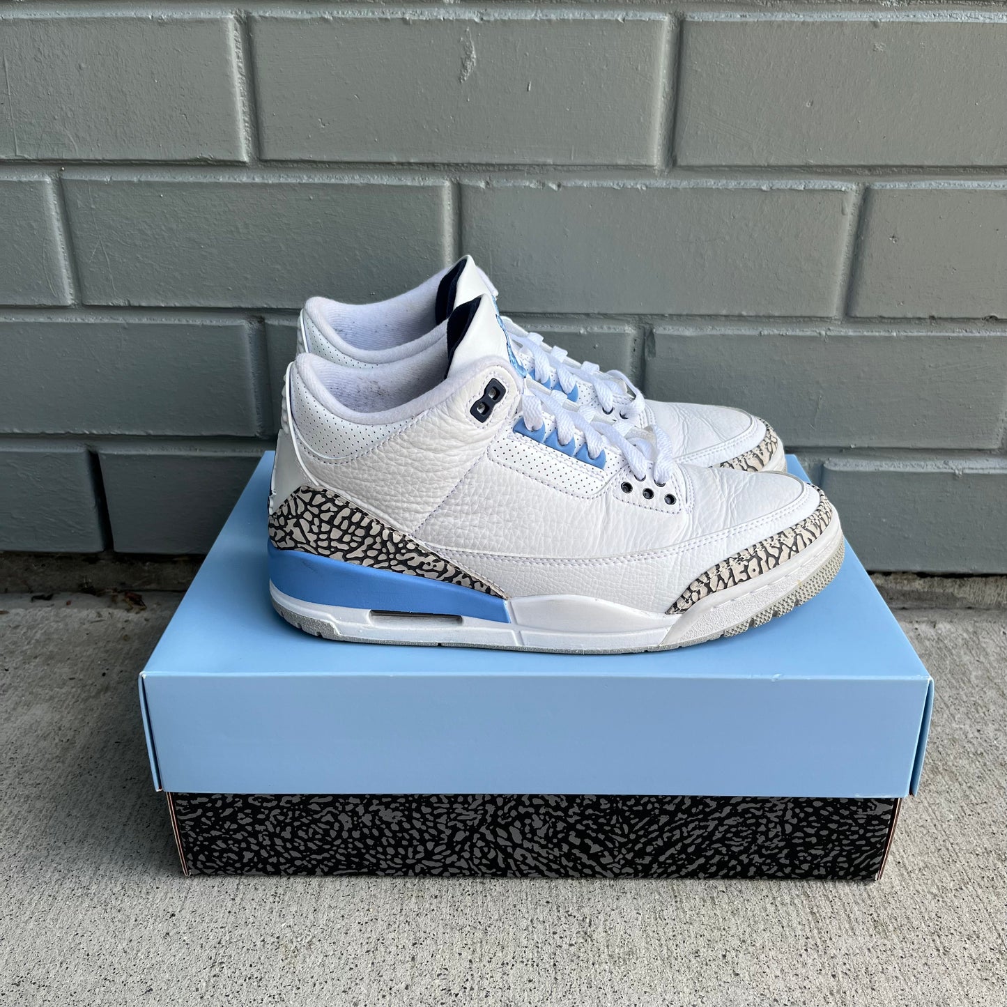 JORDAN 3 "UNC" - PRELOVED PAIR (MENS US8)