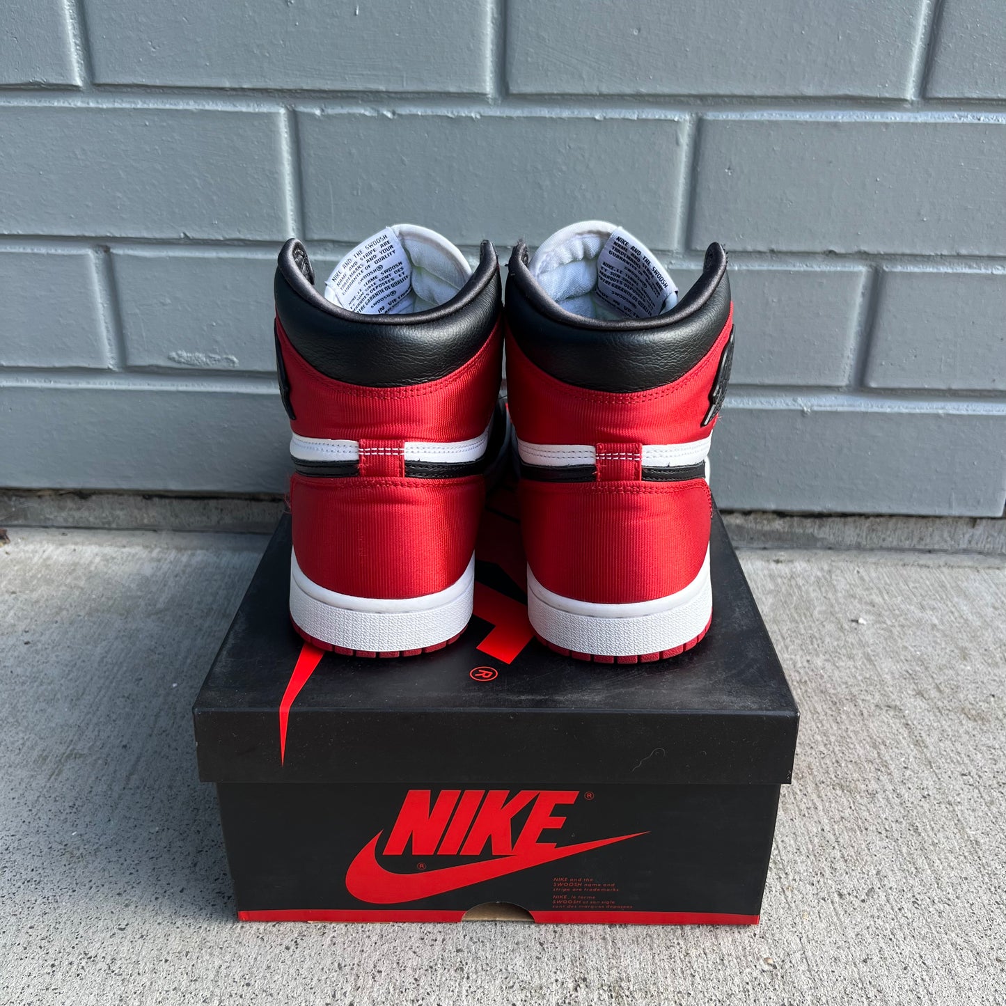 JORDAN 1 HIGH "SATIN BLACK TOE" - PRELOVED PAIR (WOMENS US9.5)