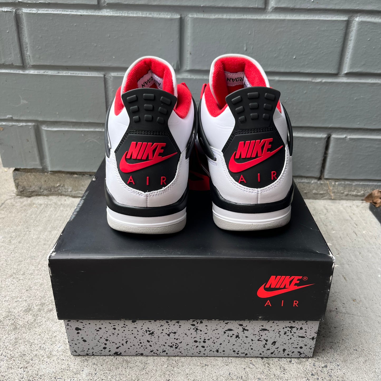 JORDAN 4 "FIRE RED" - PRELOVED PAIR (MENS US8)