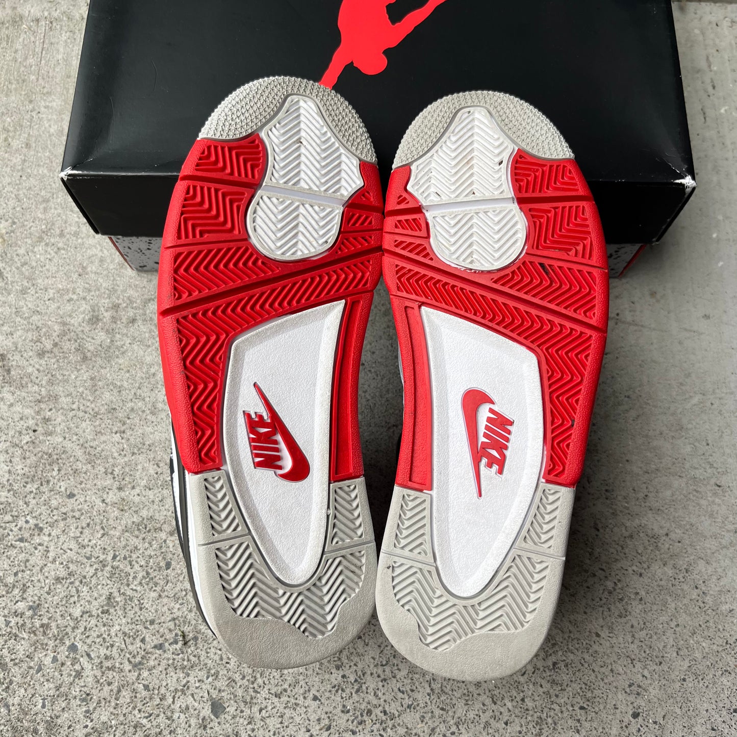 JORDAN 4 "FIRE RED" - PRELOVED PAIR (MENS US8)