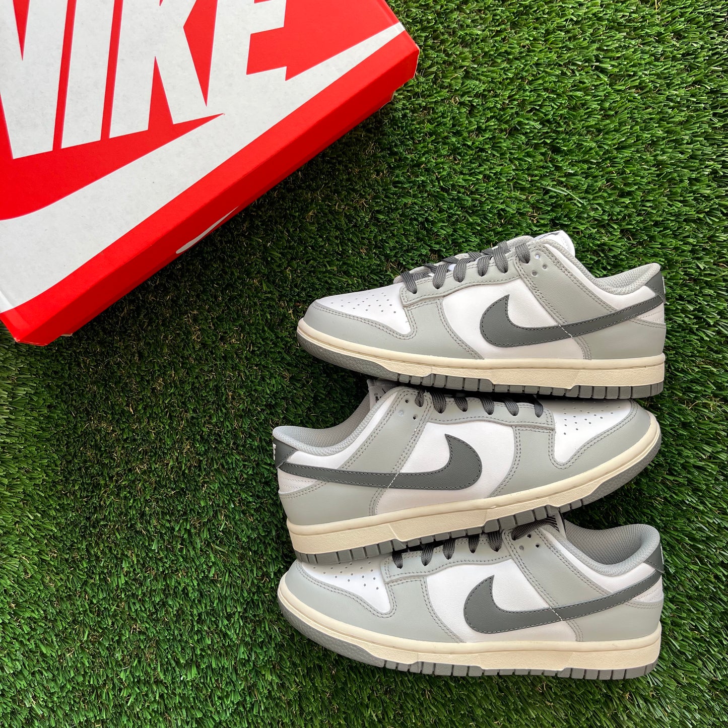 NIKE DUNK LOW "LIGHT SMOKE GREY"