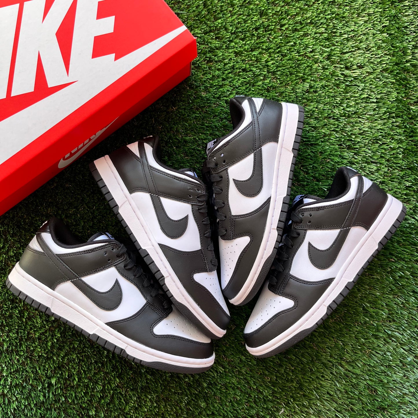 NIKE DUNK LOW "PANDA"