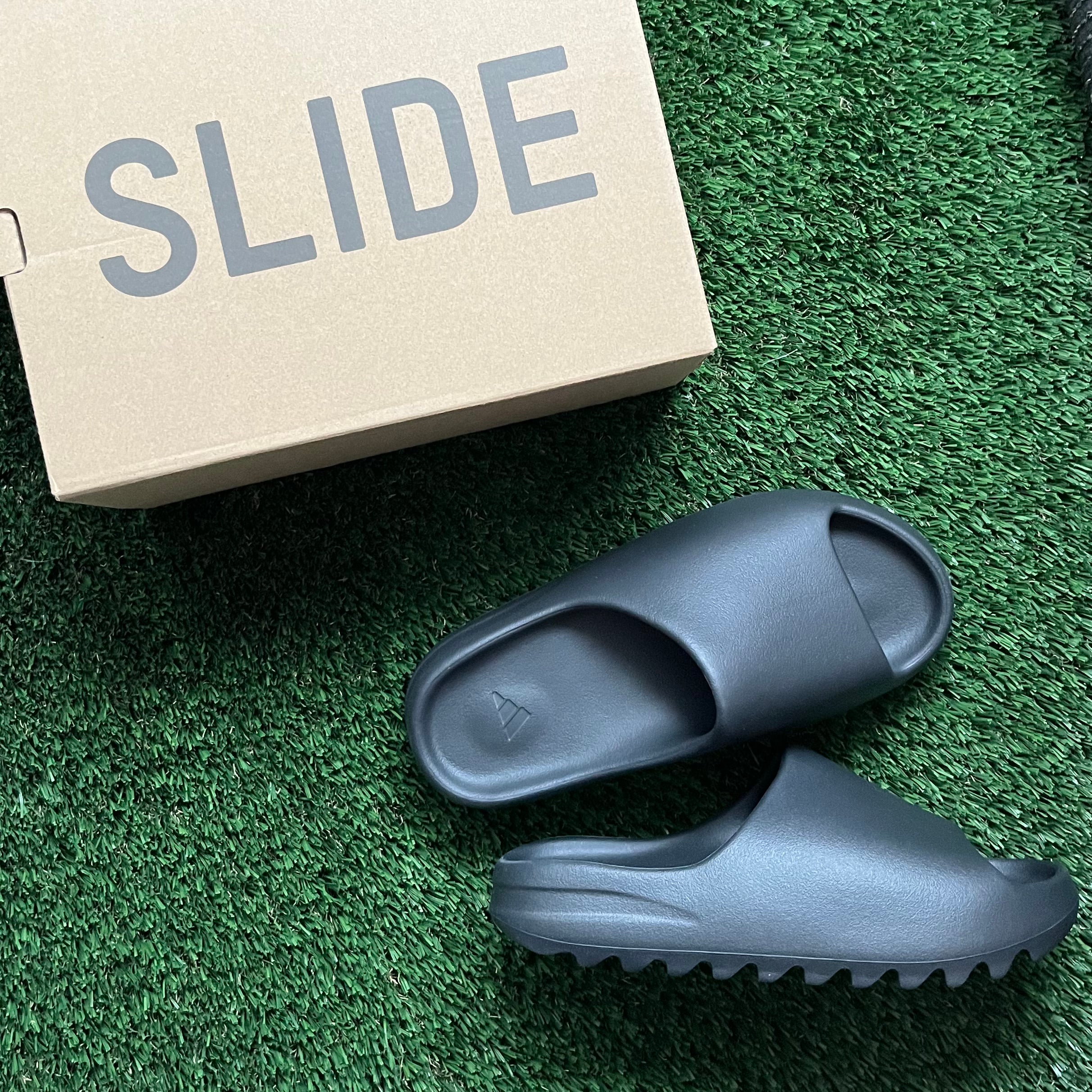 ADIDAS YEEZY SLIDE 