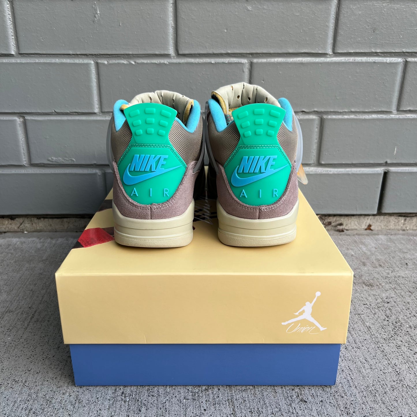 JORDAN 4 UNION "TAUPE HAZE" - PRELOVED PAIR (MENS US9.5)