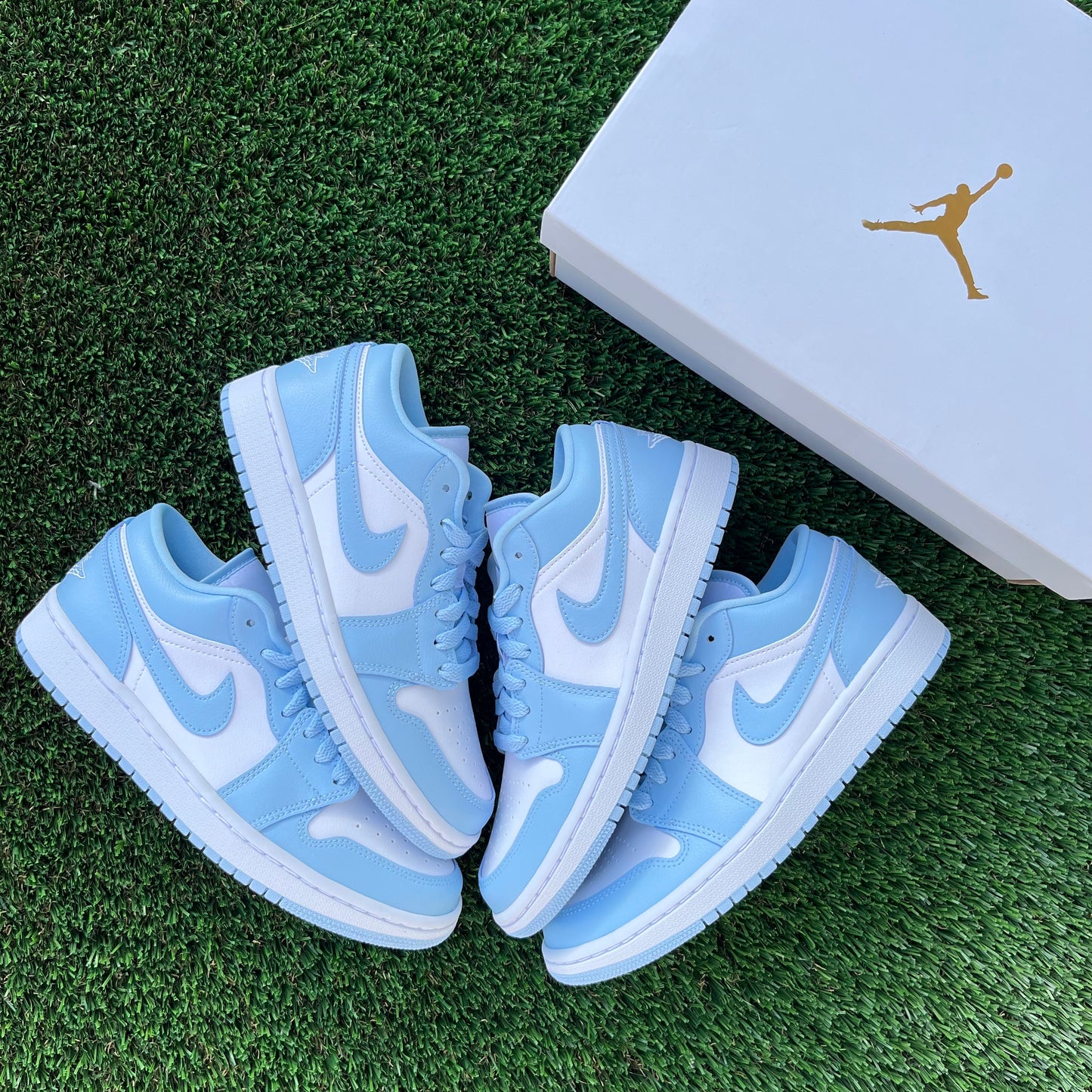 JORDAN 1 LOW "ICE BLUE"