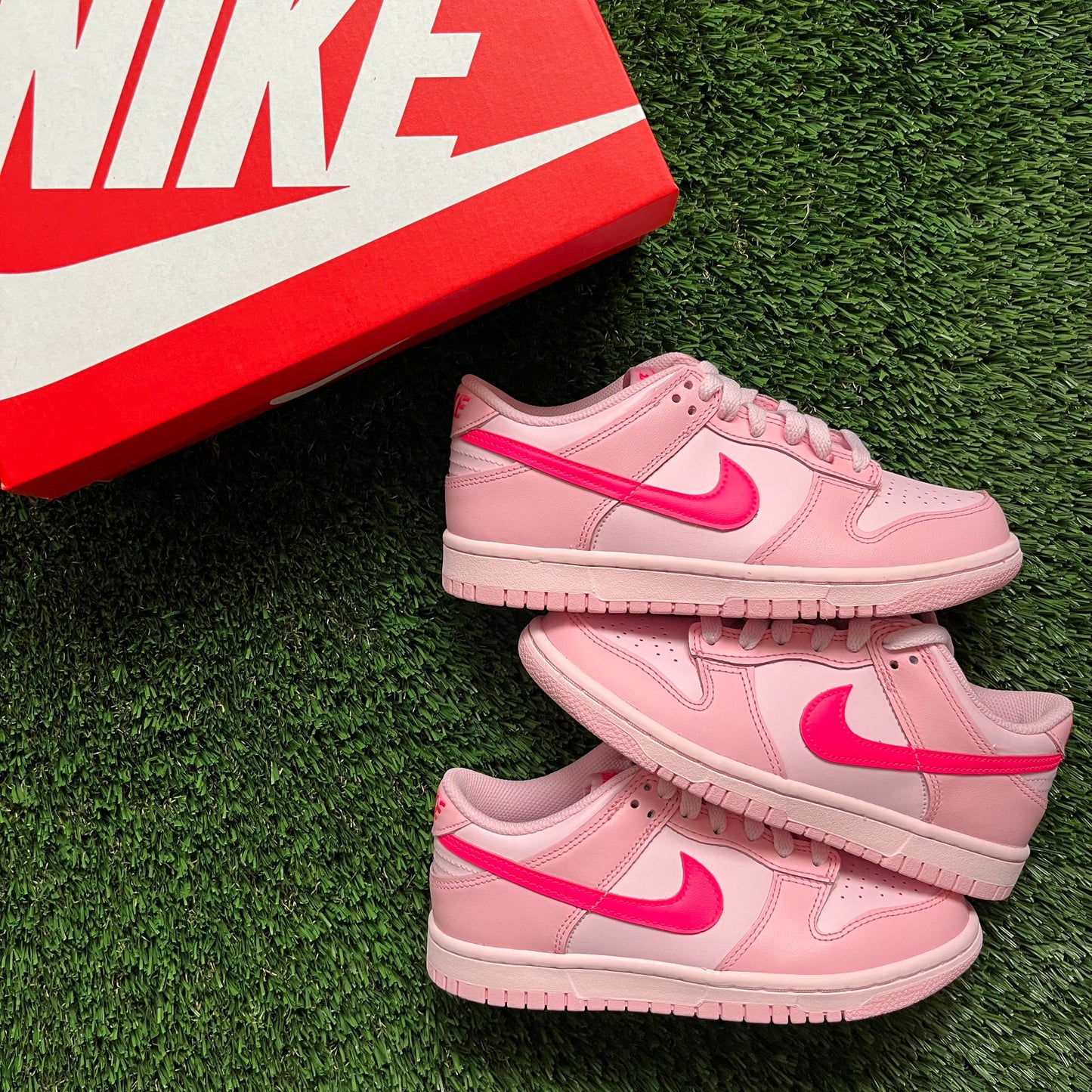NIKE DUNK LOW "TRIPLE PINK"