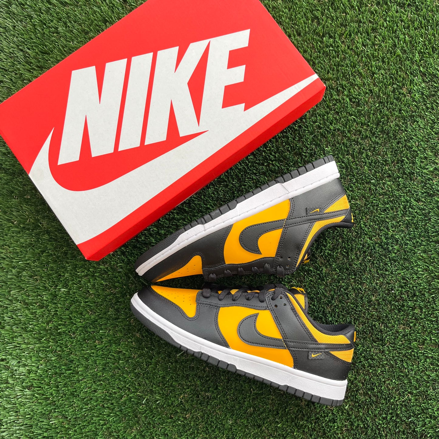 NIKE DUNK LOW "REVERSE GOLDENROD"