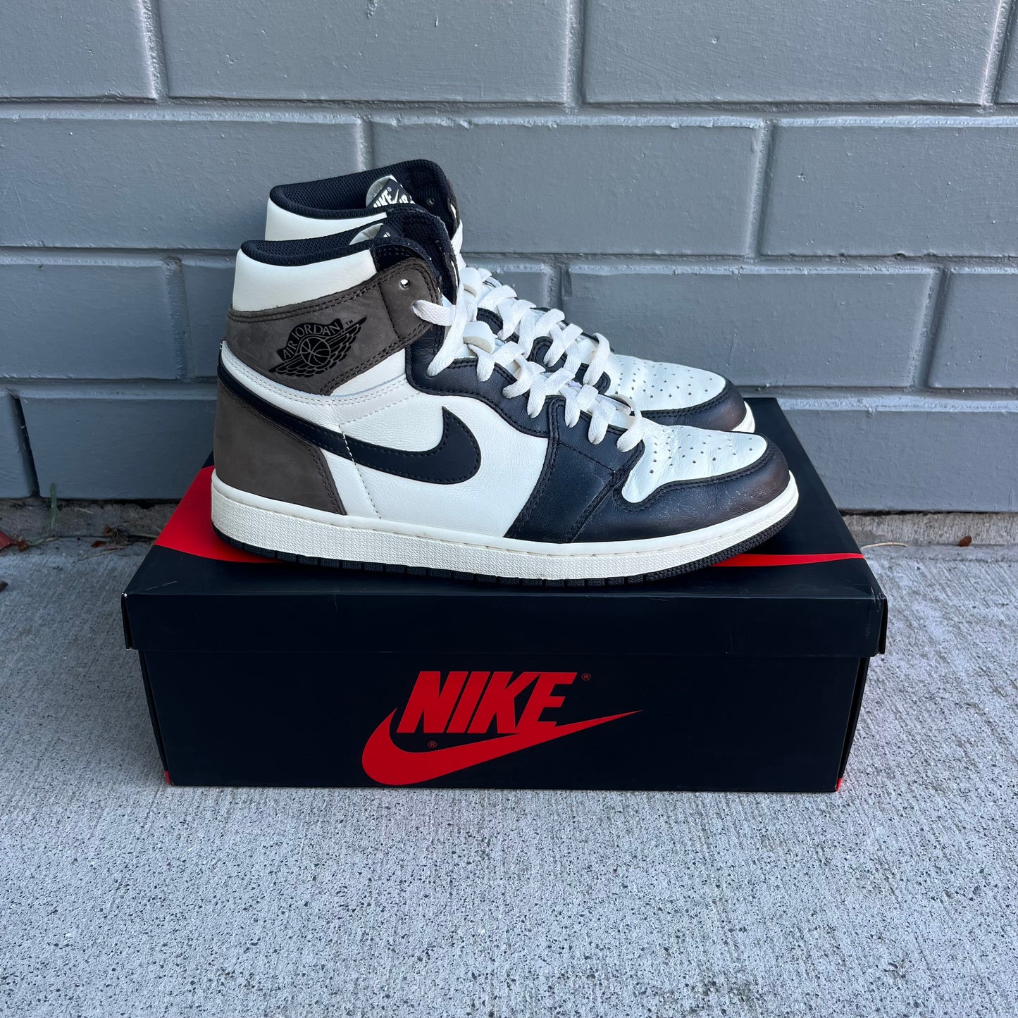 JORDAN 1 HIGH "DARK MOCHA" - PRELOVED PAIR (MENS US10)