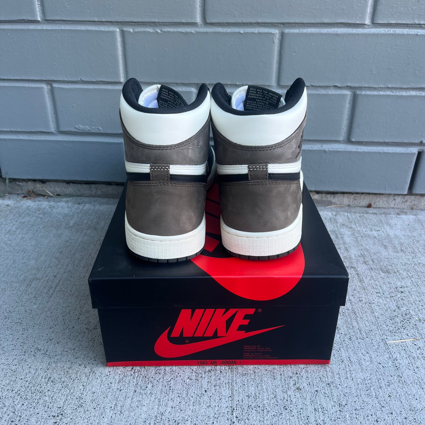 JORDAN 1 HIGH "DARK MOCHA" - PRELOVED PAIR (MENS US10)