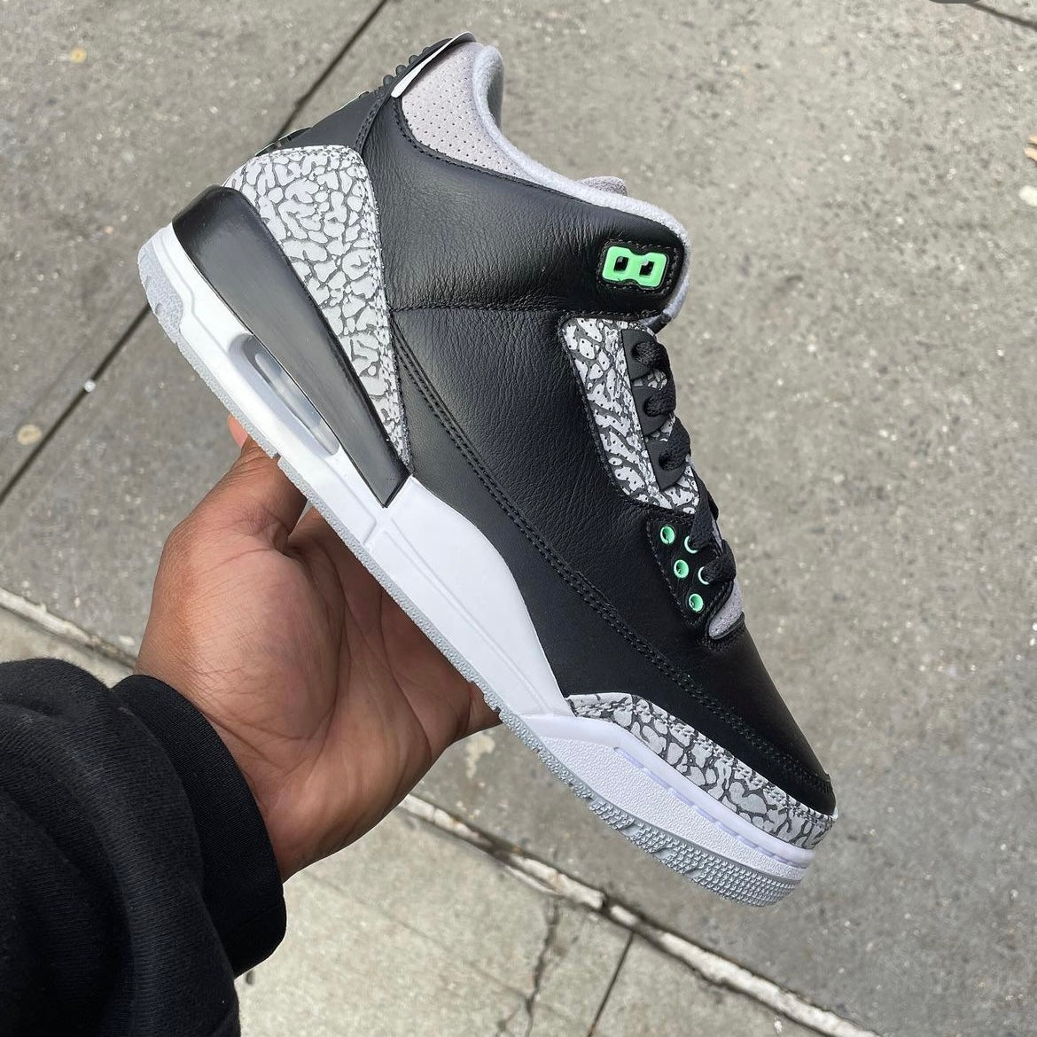 JORDAN 3 "GREEN GLOW"